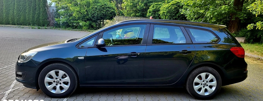 Opel Astra cena 24900 przebieg: 273000, rok produkcji 2015 z Łódź małe 277